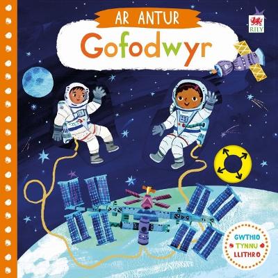 Ar Antur: Gofodwyr - books, Macmillan, and Tudur, Non (Translated by)