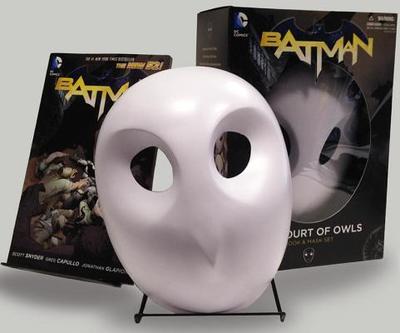 Batman: The Court of Owls Mask and Book Set (The New 52) - Snyder, Scott