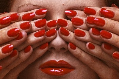 Guy Bourdin: In Between - Bourdin, Guy (Photographer), and Verthime, Shelly (Editor)