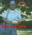 Un Cartero (Mail Carrier)