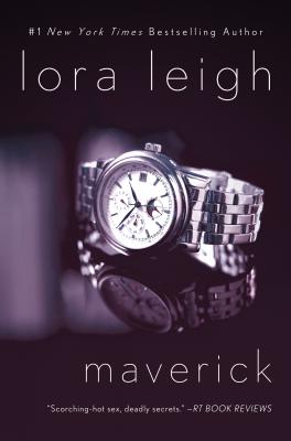 Maverick: An Elite Ops Navy Seal Novel - Leigh, Lora