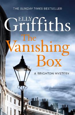 The Vanishing Box: The Brighton Mysteries 4 - Griffiths, Elly