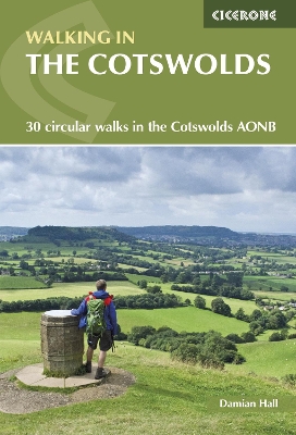 Walking in the Cotswolds: 30 circular walks in the Cotswolds AONB - Hall, Damian
